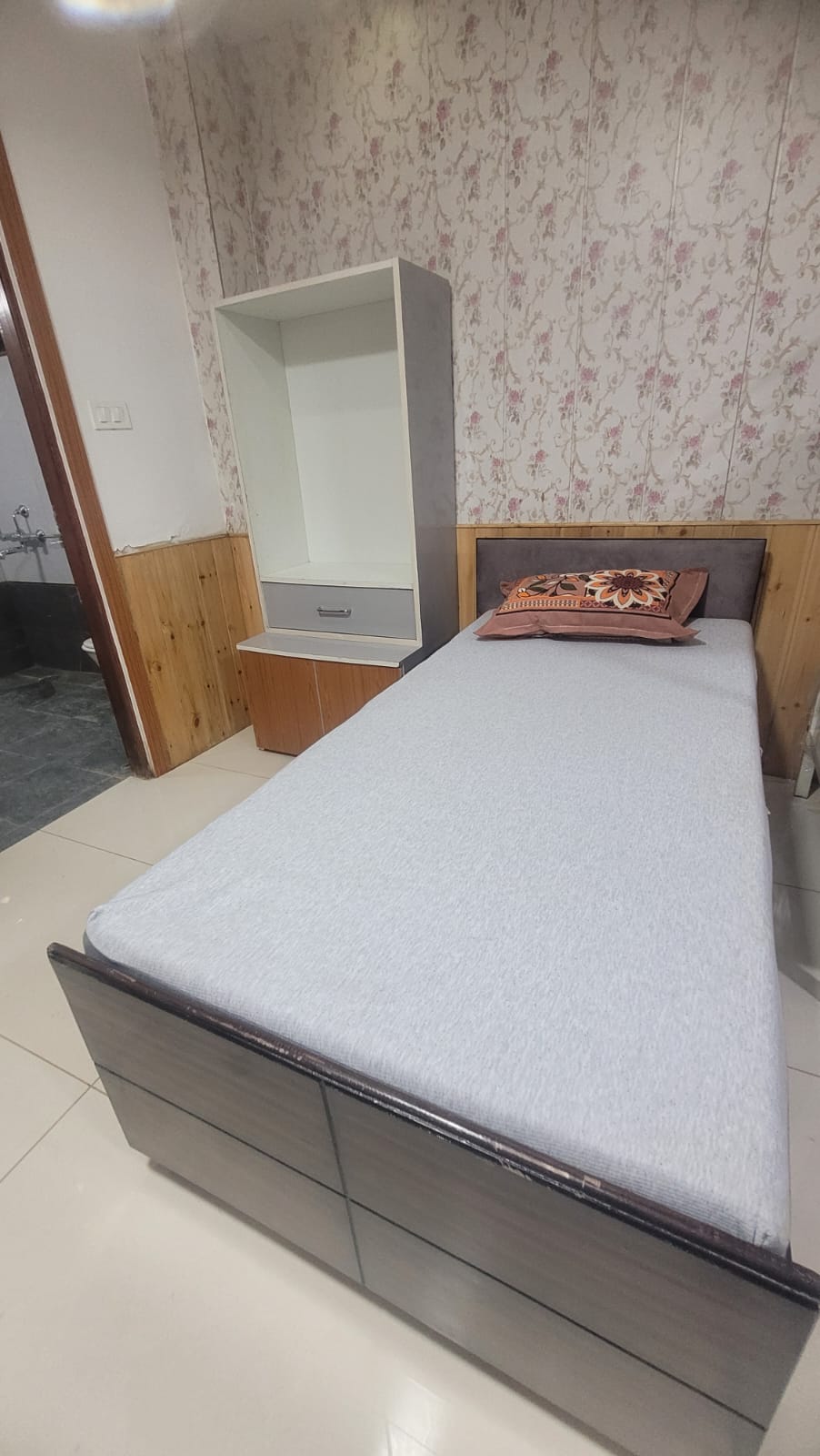 Room 104 Kumud Residency PG Shimla